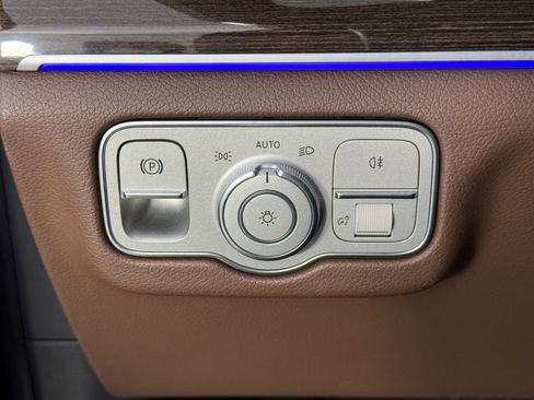 Used 2024 Mercedes-Benz GLS 450 4MATIC image 19