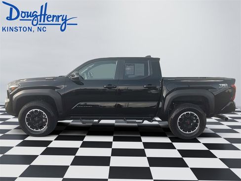 Used 2024 Toyota Tacoma TRD Off-Road image 2