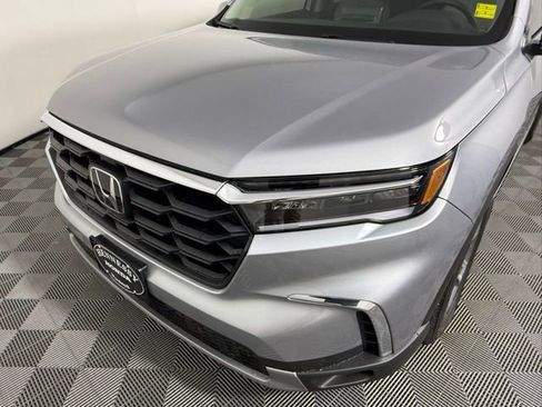 Used 2025 Honda Pilot EX-L image 8