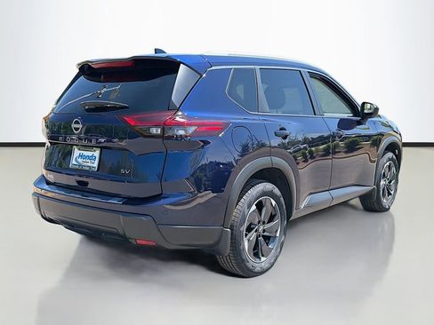 Used 2024 Nissan Rogue SV w/ SV Premium Package image 5