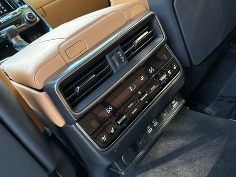 Used 2023 Lexus LX 600 4WD w/ Accessory Package (Z1) image 21