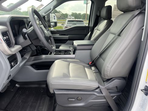 Used 2026 Ford F250 XLT w/ XLT Premium Package AWD/4WD image 18