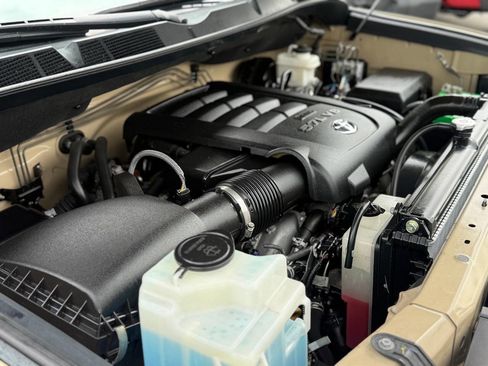 Used 2017 Toyota Tundra Limited w/ Limited Premium Package image 7