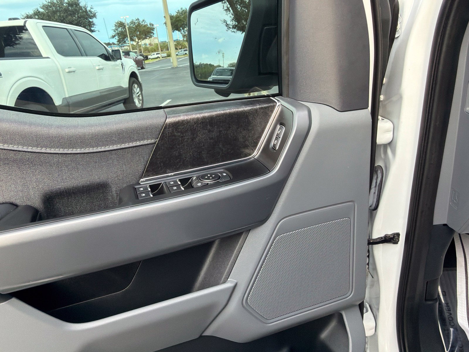 Used 2024 Ford F150 Lightning XLT AWD/4WD image 9