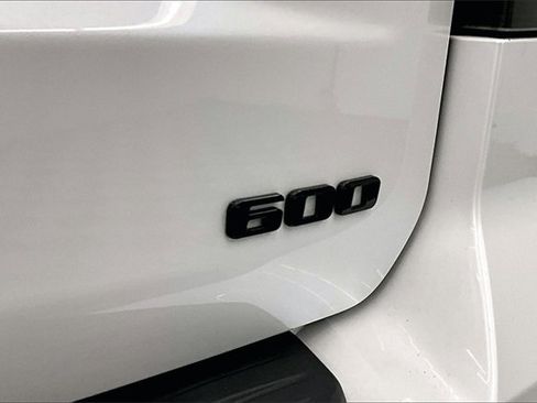 Used 2022 Cadillac Escalade ESV Sport Platinum image 8