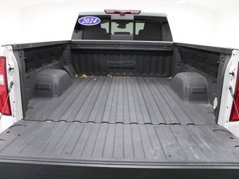 Used 2024 Chevrolet Silverado 1500 High Country w/ Technology Package AWD/4WD image 18