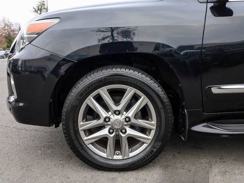 Used 2013 Lexus LX 570 4WD image 29