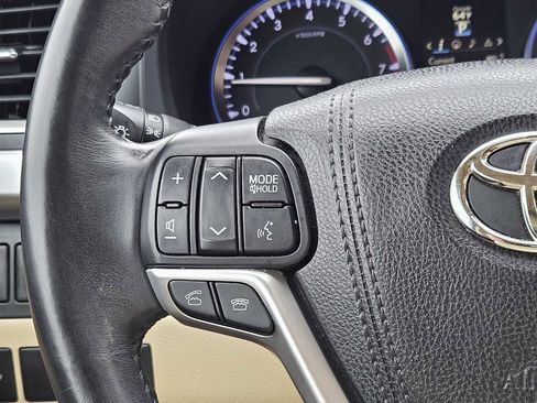 Used 2015 Toyota Highlander XLE image 27