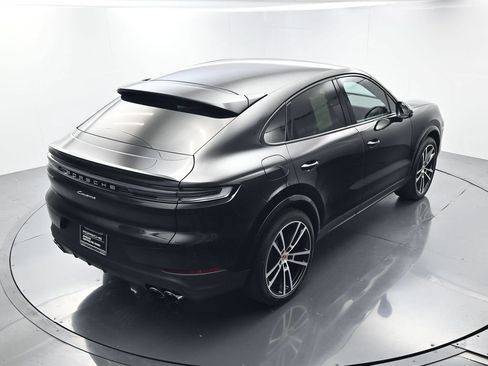 Certified 2025 Porsche Cayenne Coupe AWD/4WD image 39