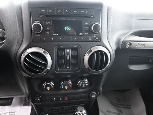 Used 2016 Jeep Wrangler Unlimited Sport AWD/4WD image 19