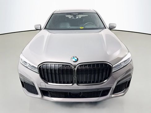 Used 2022 BMW 750i xDrive w/ Autobahn Package AWD/4WD image 6