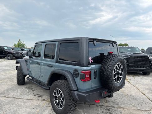 Used 2024 Jeep Wrangler Unlimited Rubicon w/ Dual Top Group AWD/4WD image 8