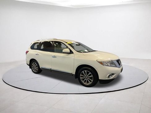 Used 2015 Nissan Pathfinder SL w/ SL Tech Package AWD/4WD image 8