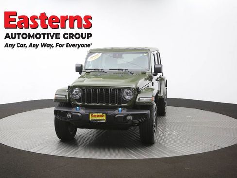 Used 2024 Jeep Wrangler Unlimited AWD/4WD image 53