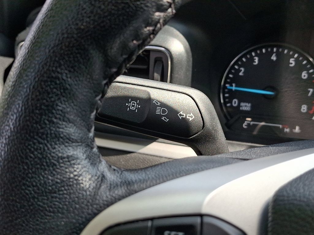 Used 2022 Ford Explorer XLT w/ Equipment Group 202A AWD/4WD image 24