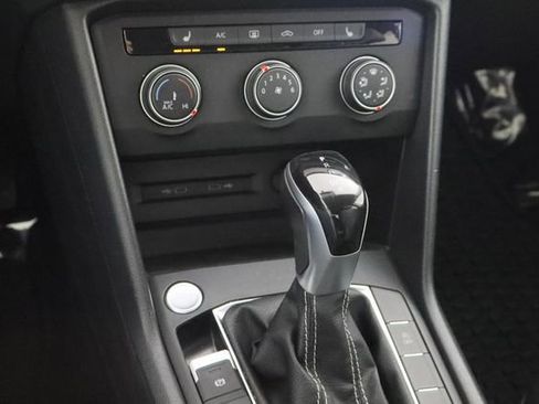 Used 2022 Volkswagen Taos SE FWD image 20