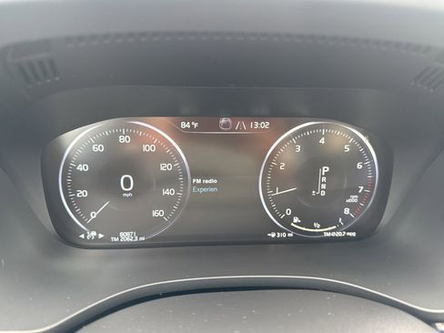 Used 2020 Volvo XC60 T5 R-Design FWD image 13