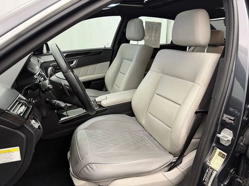 Used 2010 Mercedes-Benz E 350 4MATIC Sedan image 10