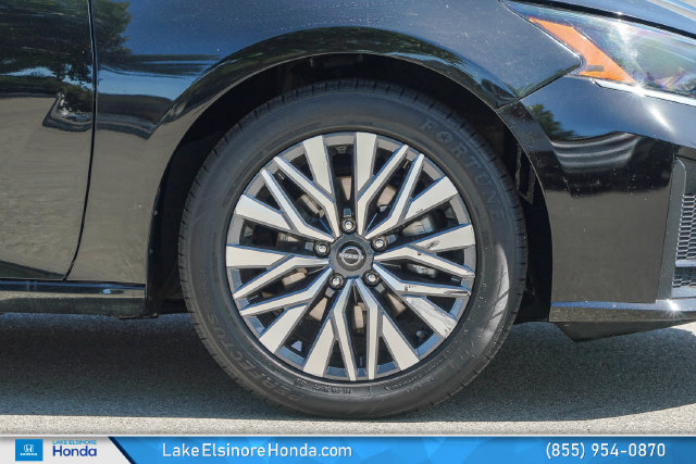 Used 2024 Nissan Altima 2.5 SV FWD image 8
