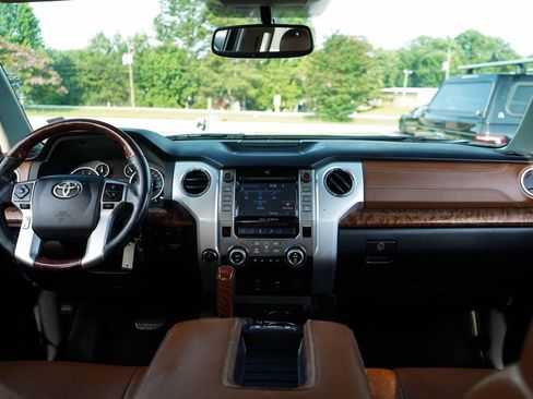 Used 2017 Toyota Tundra Platinum AWD/4WD image 10
