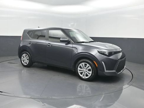 Used 2023 Kia Soul LX FWD image 30
