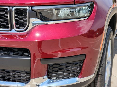 New 2026 Jeep Grand Cherokee L Laredo RWD image 6