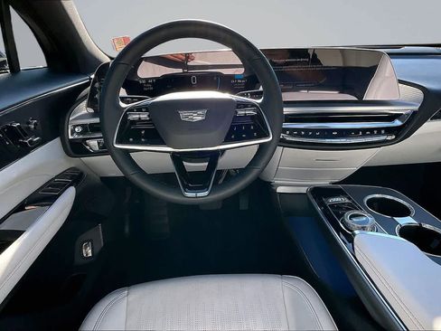 Used 2024 Cadillac Lyriq Sport AWD/4WD image 15