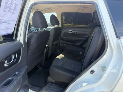 Used 2019 Nissan Rogue SV FWD image 30
