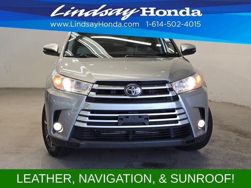 Used 2019 Toyota Highlander XLE AWD/4WD image 2