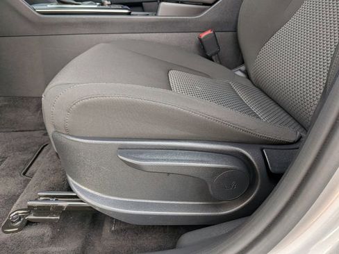 Used 2025 Kia Sportage LX image 19