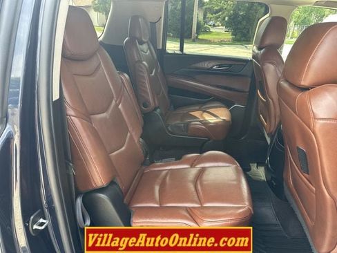 Used 2020 Cadillac Escalade ESV Premium Luxury AWD/4WD image 46