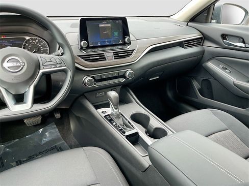 New 2025 Nissan Altima 2.5 SV image 19