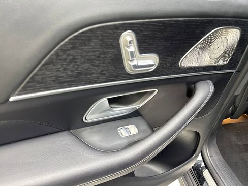 Used 2025 Mercedes-Benz GLS 450 4MATIC image 37