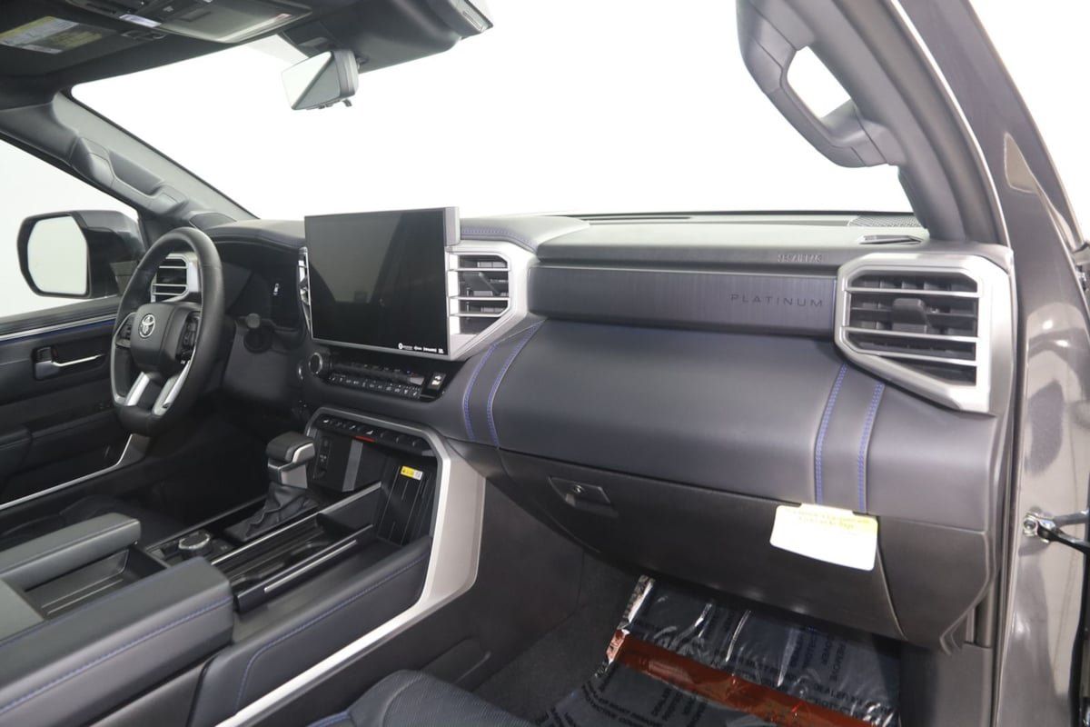 Used 2024 Toyota Sequoia Platinum AWD/4WD image 45