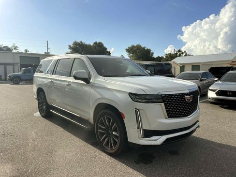 Used 2022 Cadillac Escalade ESV Premium Luxury w/ LPO, Floor Liner Package AWD/4WD image 6