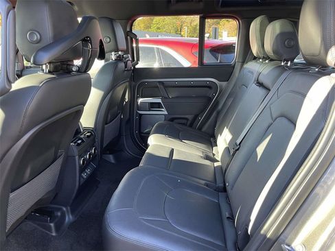 Used 2023 Land Rover Defender 110 S image 12