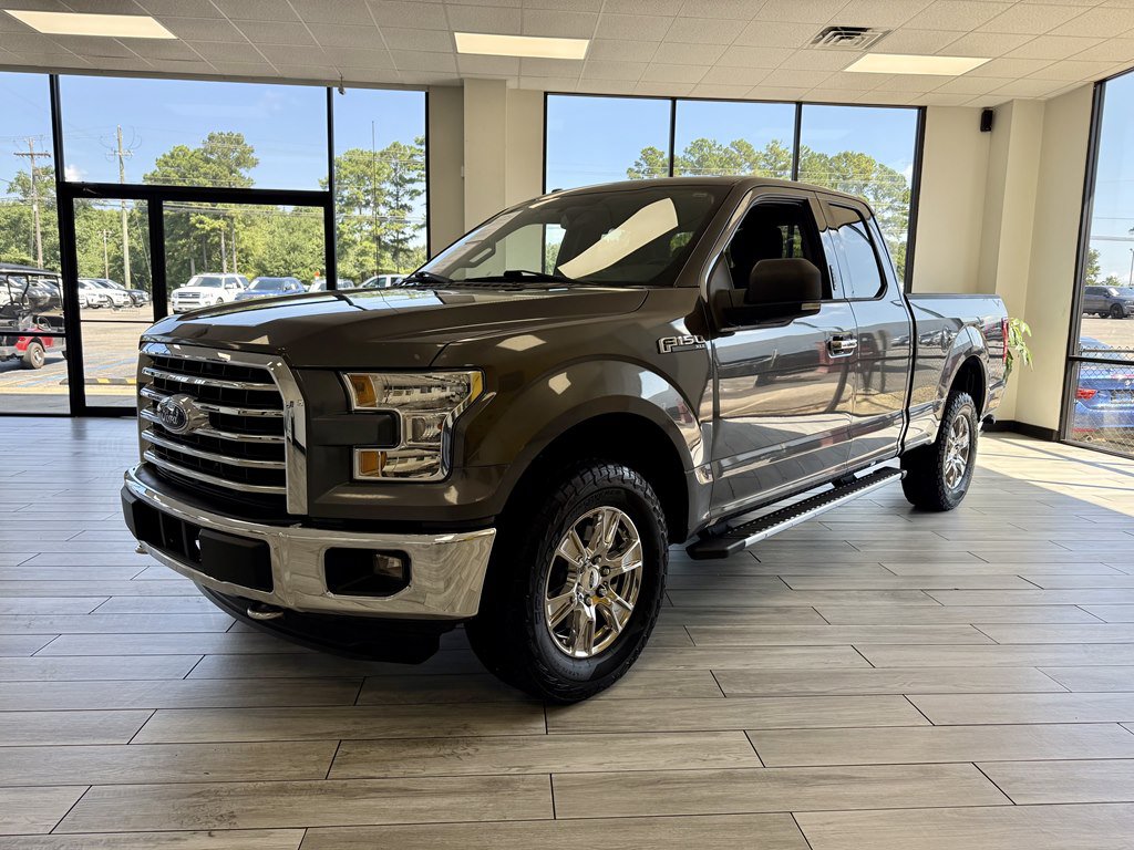Used 2017 Ford F150 XLT w/ Equipment Group 302A Luxury AWD/4WD image 3