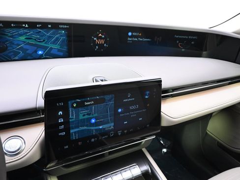 New 2025 Lincoln Nautilus Reserve image 28