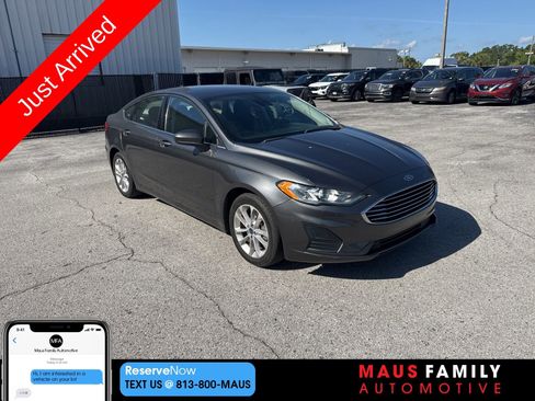 Used 2020 Ford Fusion SE image 1