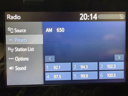 Used 2024 Toyota Camry SE image 28