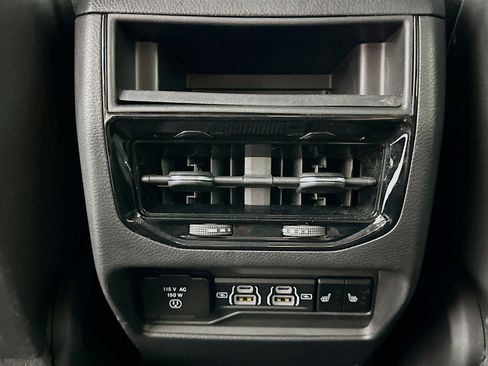 Used 2022 Jeep Grand Cherokee Limited 4xe image 28