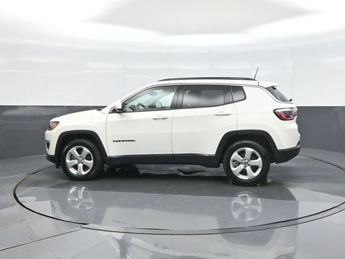 Used 2018 Jeep Compass Latitude w/ Popular Equipment Group FWD image 4