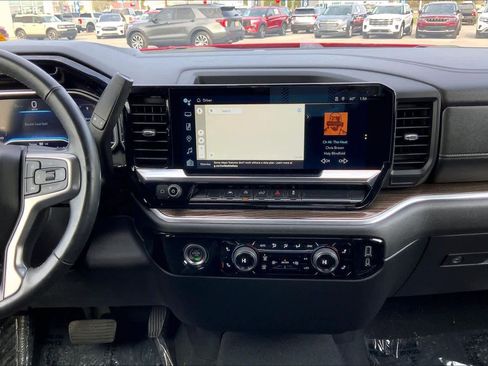 Used 2023 Chevrolet Silverado 1500 LT image 7