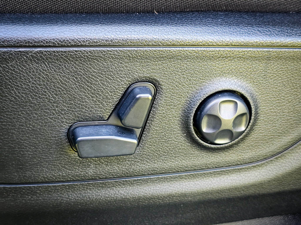 Used 2020 RAM 1500 Big Horn AWD/4WD image 16