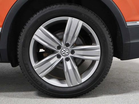 Used 2018 Volkswagen Tiguan SEL Premium AWD/4WD image 37