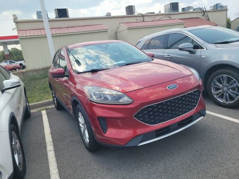 Used 2020 Ford Escape SE FWD image 3