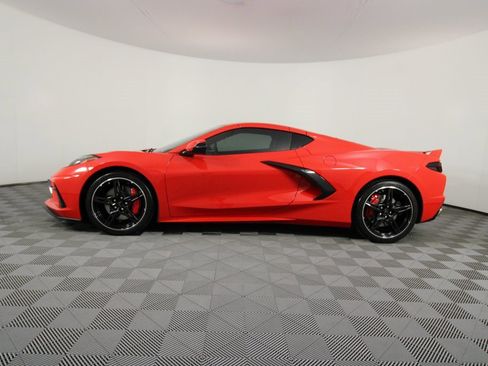 Used 2021 Chevrolet Corvette Stingray Coupe w/ Z51 Performance Package image 2