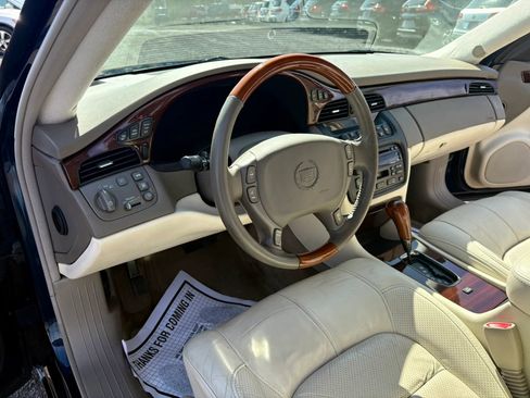 Used 2002 Cadillac De Ville DTS w/ Premium Equipment Pkg image 15
