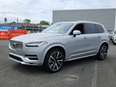 Used 2023 Volvo XC90 B6 Plus w/ Protection Package Premier AWD/4WD image 3