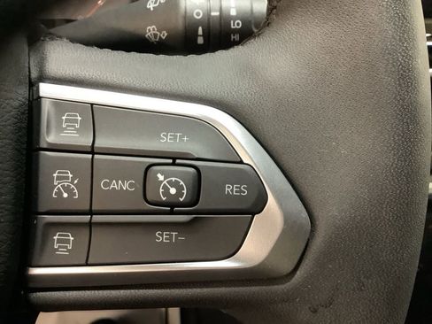 Used 2023 Jeep Compass Limited image 26